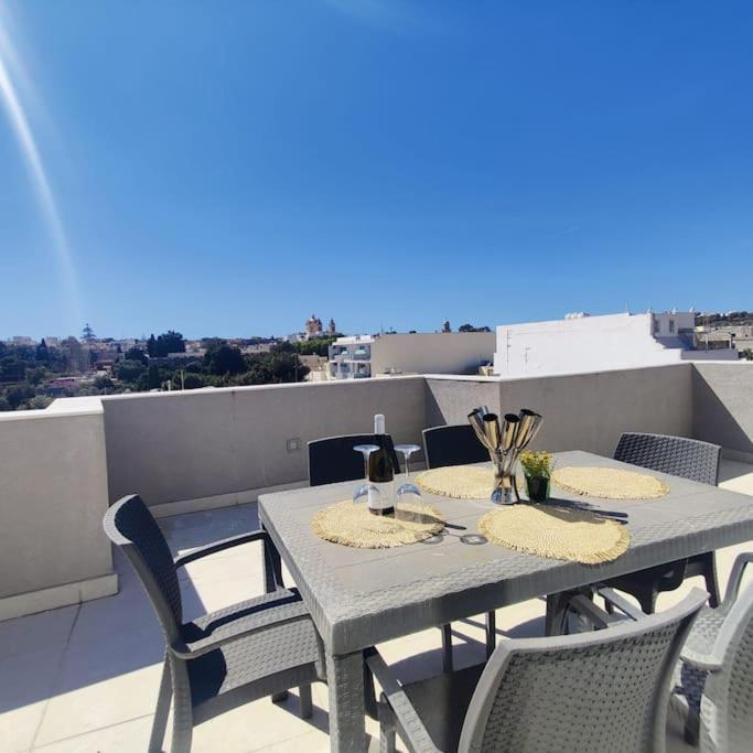 Cozy Penthouse In Central Malta Appartement Balzan Buitenkant foto